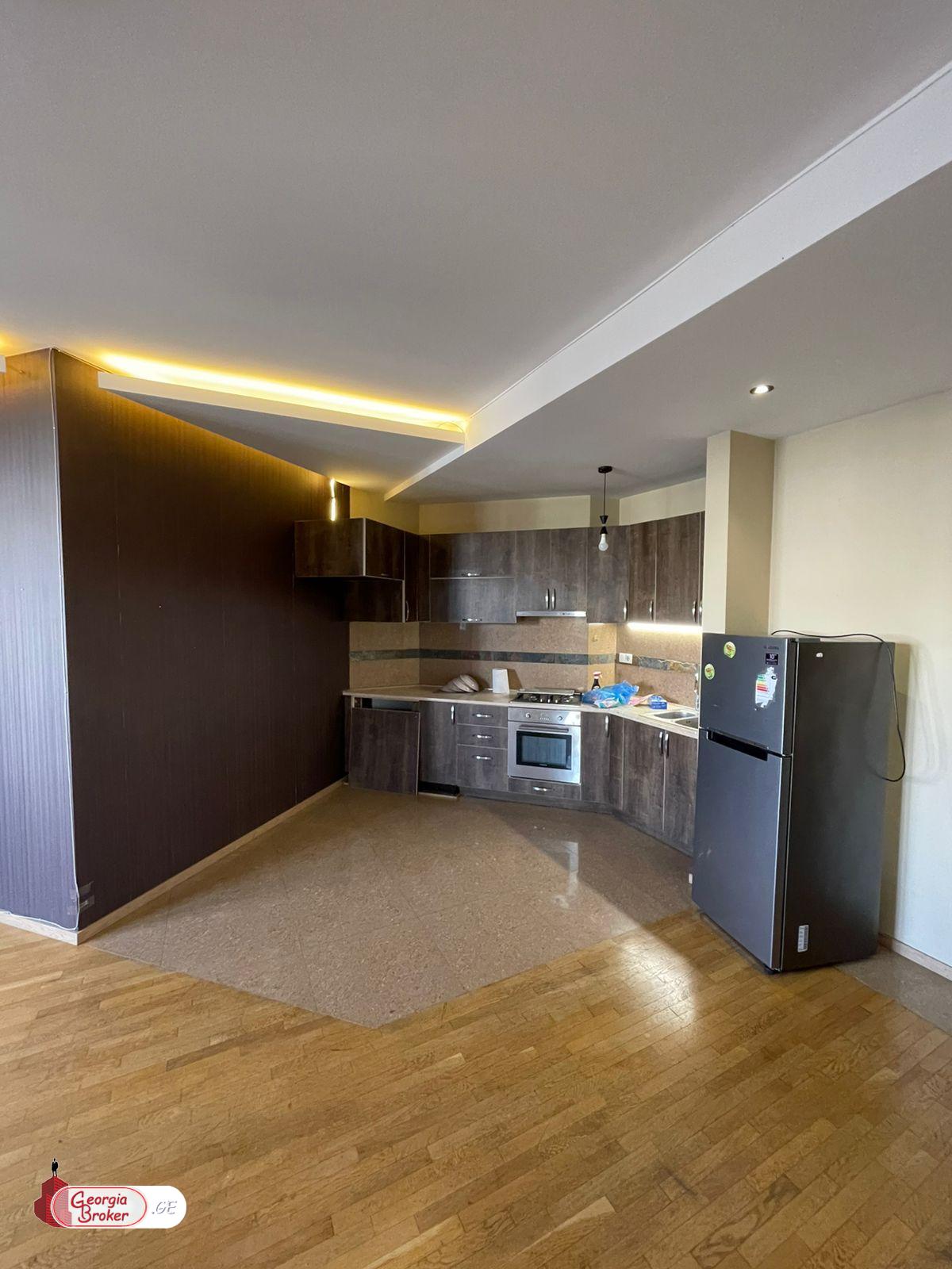 продается квартира с новым ремонтом 3-комнаты